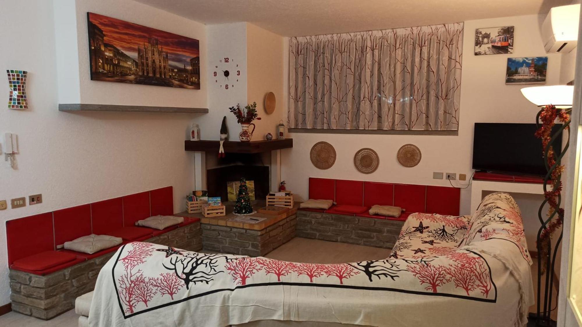 Lukas Home Con Il Cuore Appartamento 3 Camere Al Piano Terra E Appartamento 1 Camera In Taverna 梅罗内 外观 照片