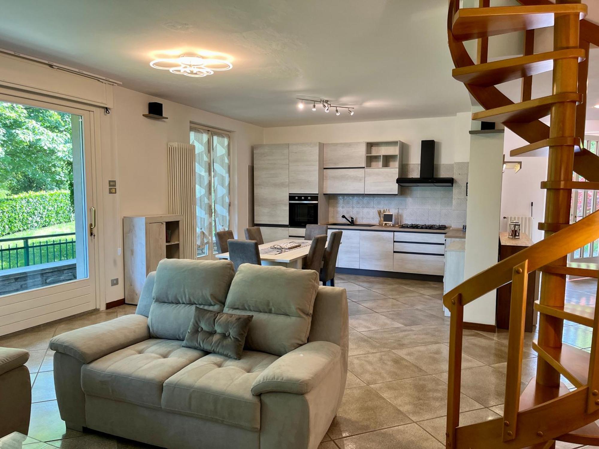 Lukas Home Con Il Cuore Appartamento 3 Camere Al Piano Terra E Appartamento 1 Camera In Taverna 梅罗内 外观 照片