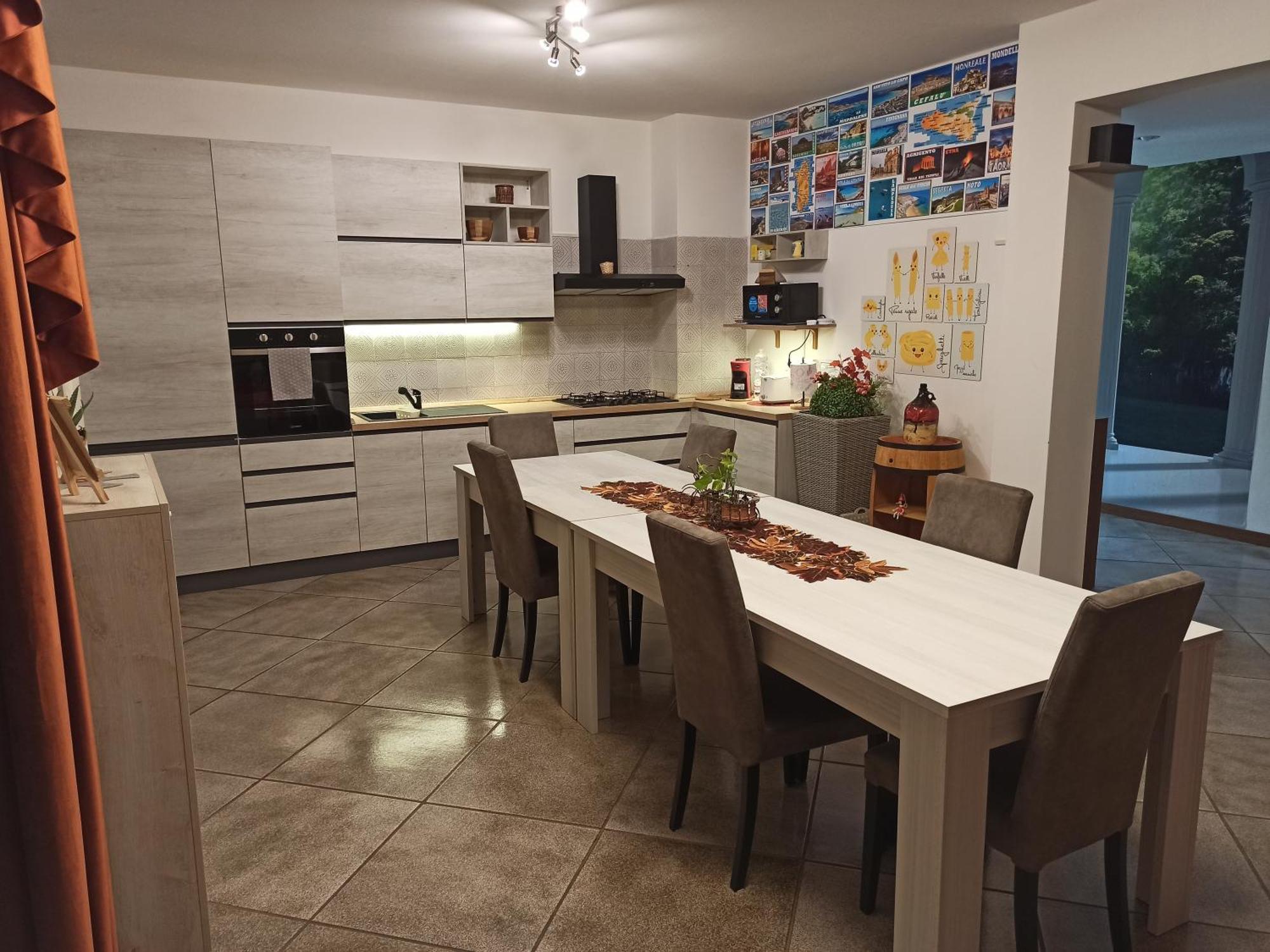 Lukas Home Con Il Cuore Appartamento 3 Camere Al Piano Terra E Appartamento 1 Camera In Taverna 梅罗内 外观 照片